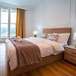38 & 32 Floor Amazing Balcony Views, Pool , Gym, And Free Parking