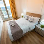 38 & 32 Floor Amazing Balcony Views, Pool , Gym, And Free Parking Скоп'є
