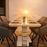 Апартаменти 38 & 32 Floor Amazing Balcony Views, Pool , Gym, And Free Parking