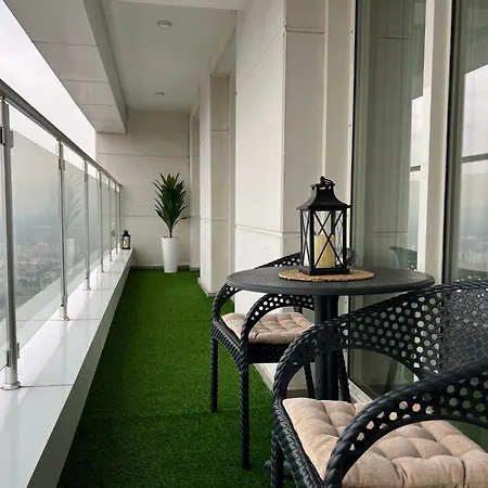 Stylish With Amazing Balcony Views, Pool & Апартаменты Скопье