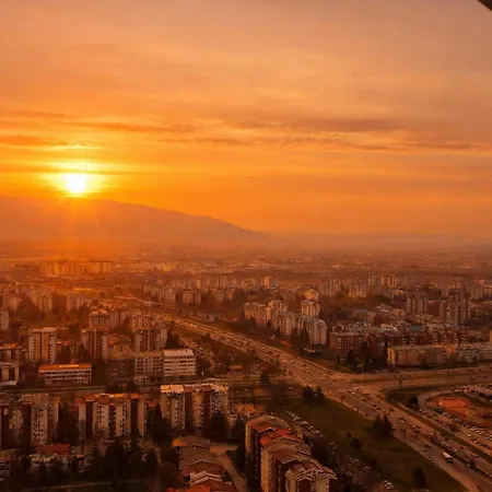 38 & 32 Floor Amazing Balcony Views, Pool , Gym, And Free Parking Skopje