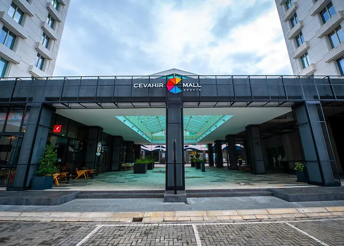 38 & 32 Floor Amazing Balcony Views, Pool , Gym, And Free Parking Skopje