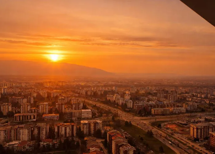 38 & 32 Floor Amazing Balcony Views, Pool , Gym, And Free Parking Skopje